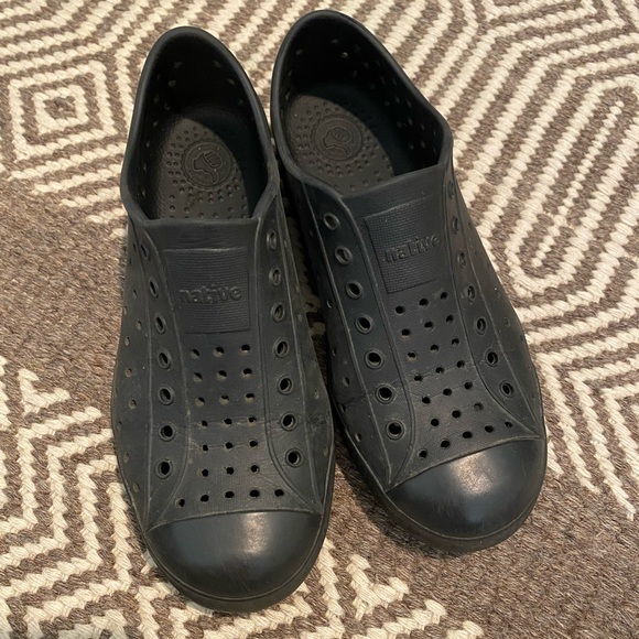 Size 3 black Native shoes. - Picture 2 of 5